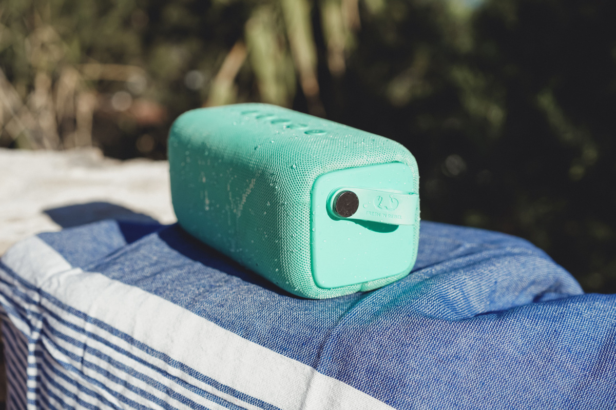 fresh_n_rebel_rockbox_bold_m_bluetooth_peppermint 9.jpg