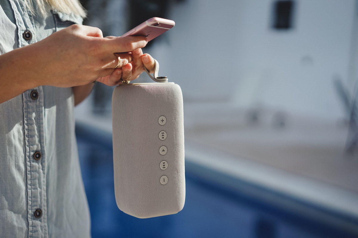 fresh_n_rebel_rockbox_bold_m_bluetooth_cloud 7.jpg