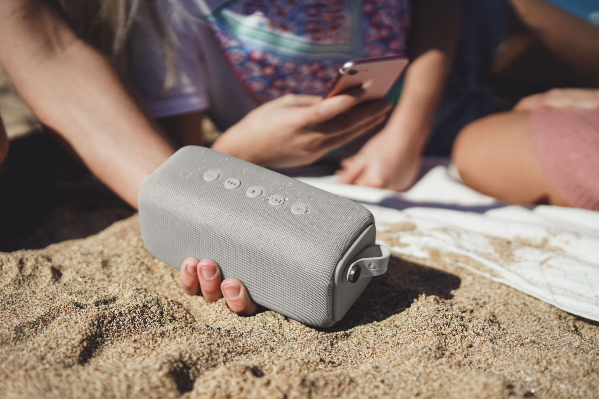 fresh_n_rebel_rockbox_bold_m_bluetooth_cloud 10.jpg